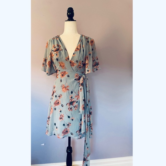 House of Harlow 1960 x Revolve Harper Wrap dress in blue floral print - Picture 4 of 7